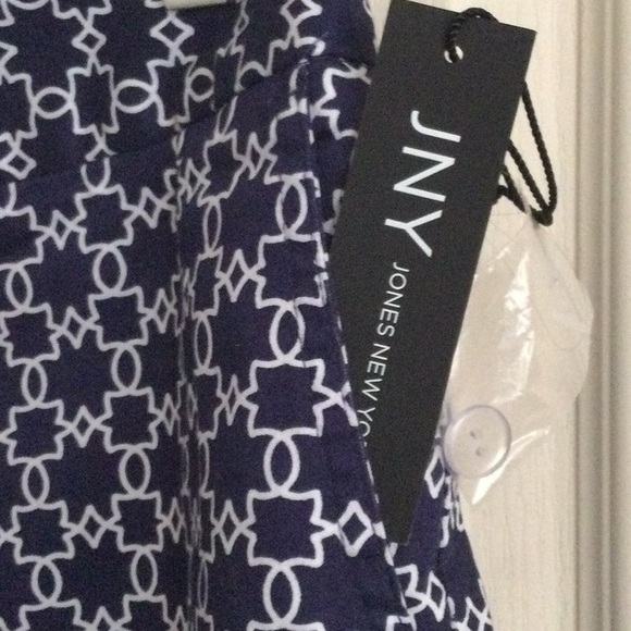 Shorts - Picture 3 of 6